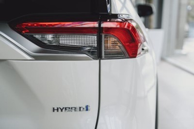 Recondition, repair, or replace hybrid battery